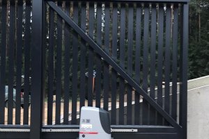 Заполнение из металлической трубы